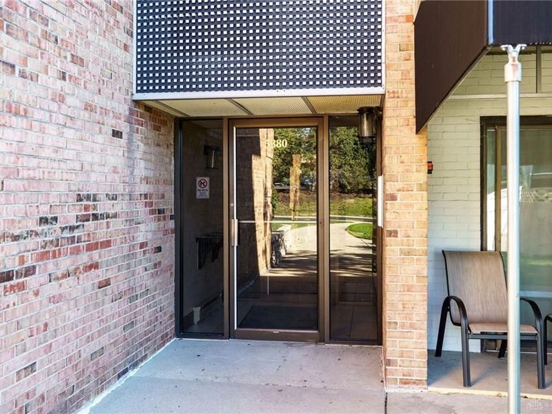 5380 Landau Drive, Unit 40, Dayton, OH 45429 Photo 2