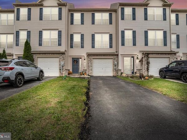 304 MESA LANE, YORK, PA 17408