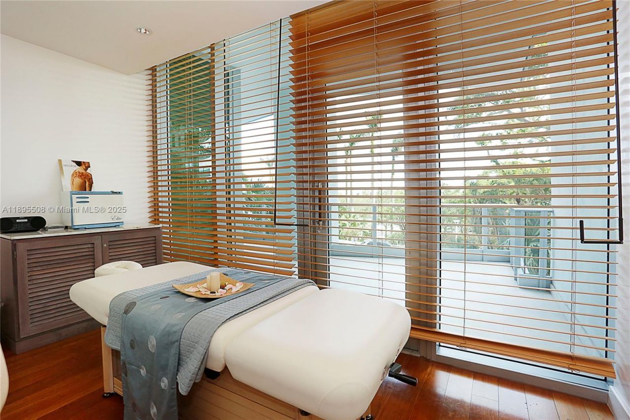 2627 S Bayshore Dr, Unit 504, Miami, FL 33133 Photo