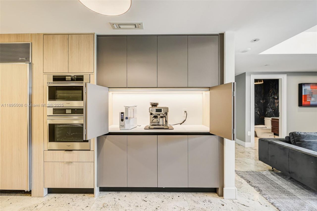 2627 S Bayshore Dr, Unit 504, Miami, FL 33133 Photo