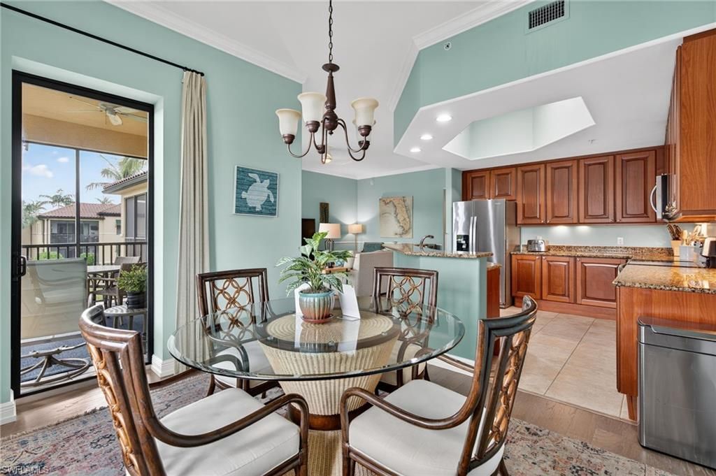 975 Sandpiper St, Unit A204, Naples, FL 34102 Photo