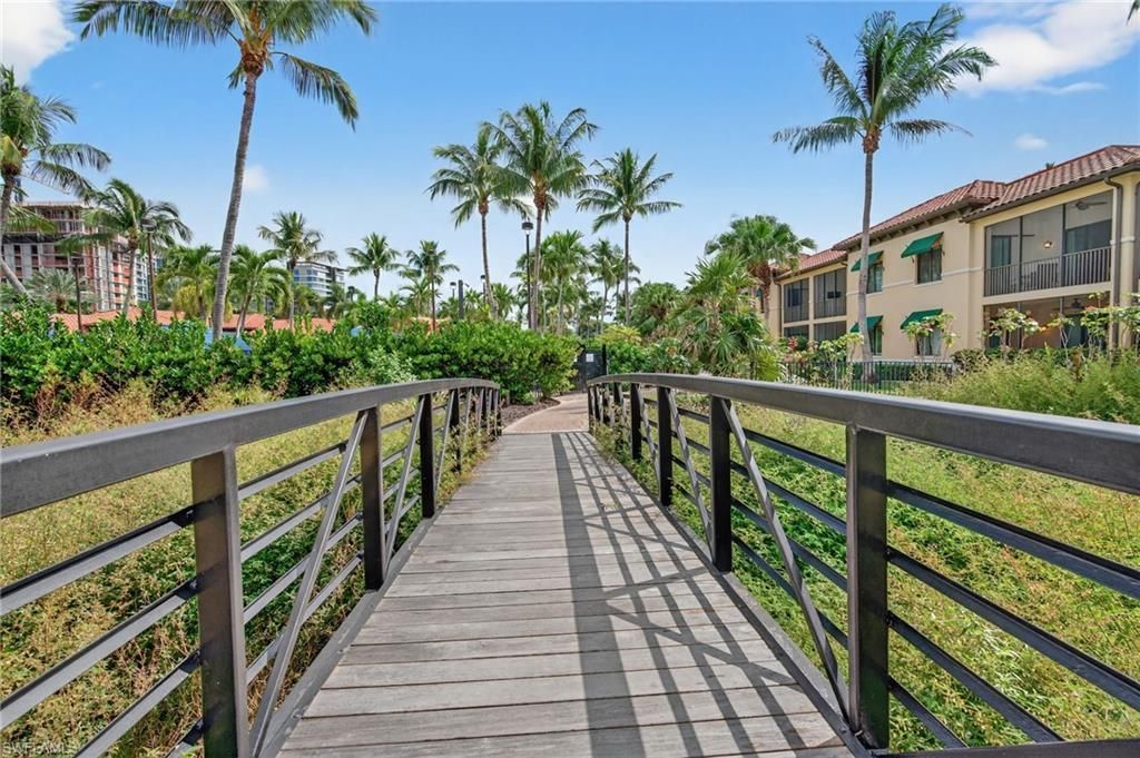 975 Sandpiper St, Unit A204, Naples, FL 34102 Photo