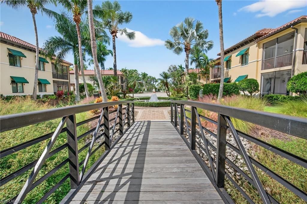 975 Sandpiper St, Unit A204, Naples, FL 34102 Photo