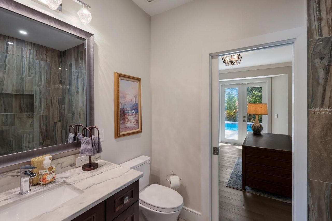 1253 N Basin Lane, Sarasota, FL 34242 Photo