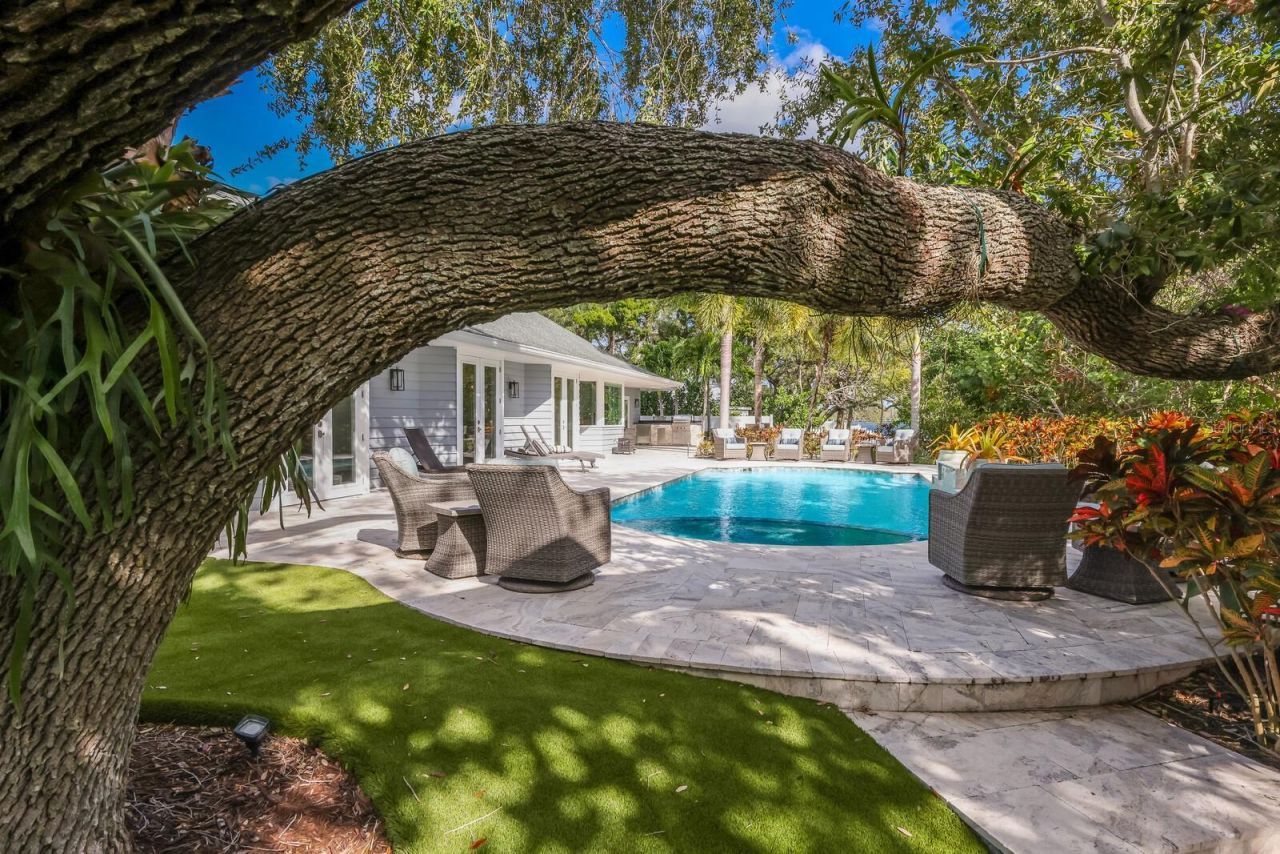 1253 N Basin Lane, Sarasota, FL 34242 Photo