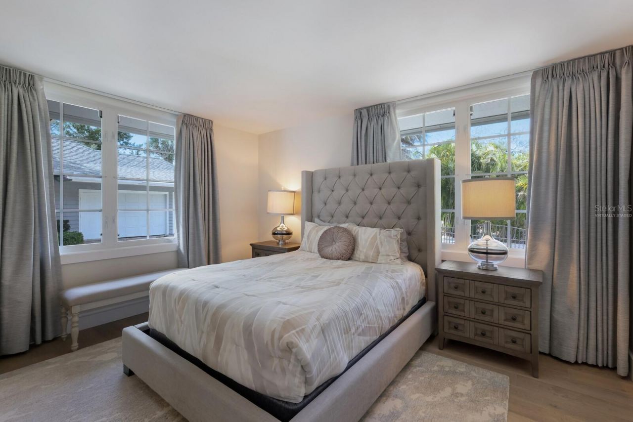 1253 N Basin Lane, Sarasota, FL 34242 Photo