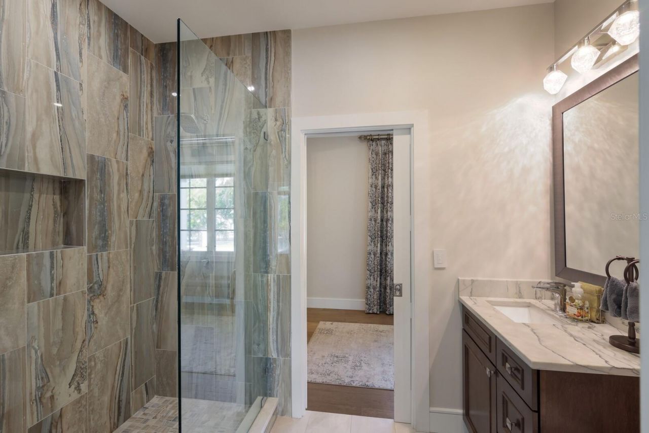 1253 N Basin Lane, Sarasota, FL 34242 Photo