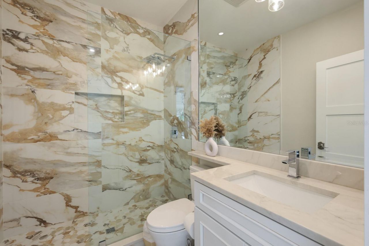 1253 N Basin Lane, Sarasota, FL 34242 Photo