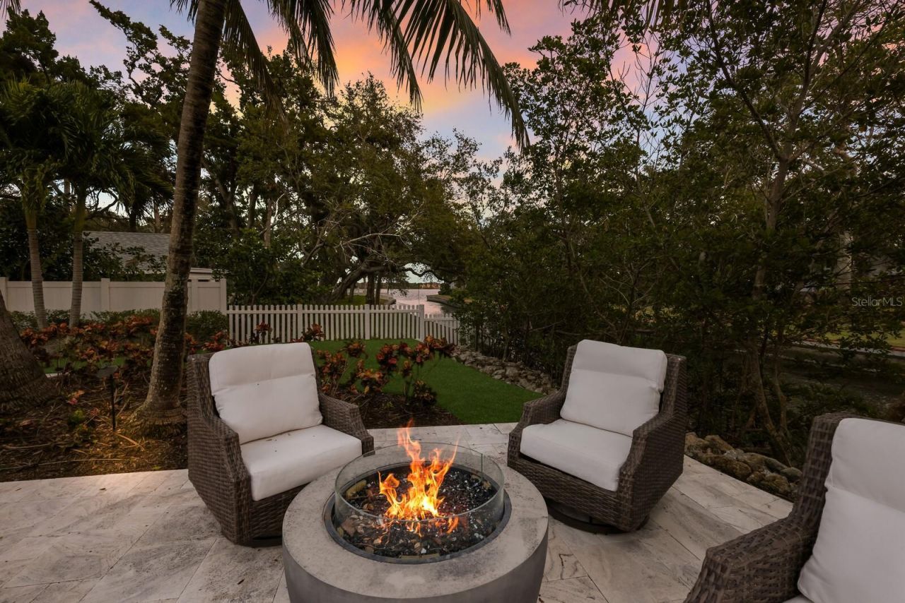 1253 N Basin Lane, Sarasota, FL 34242 Photo