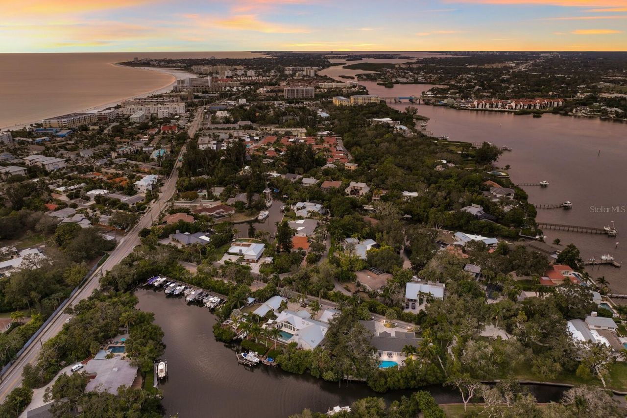 1253 N Basin Lane, Sarasota, FL 34242 Photo