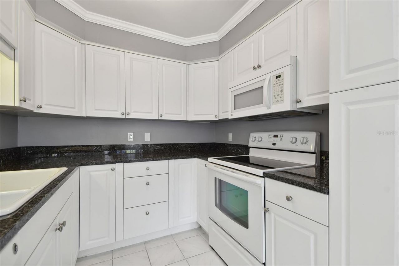 350 79th Avenue N, Unit 108, Saint Petersburg, FL 33702 Photo