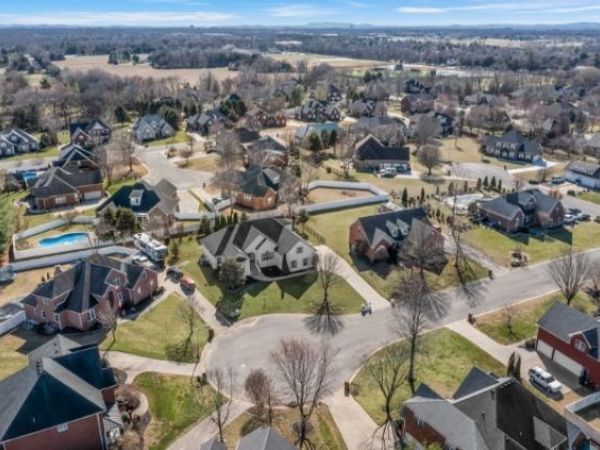 1180 Ithaca St, Murfreesboro, TN 37130