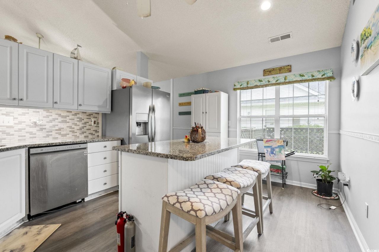 353 Worthington Circle Photo 14