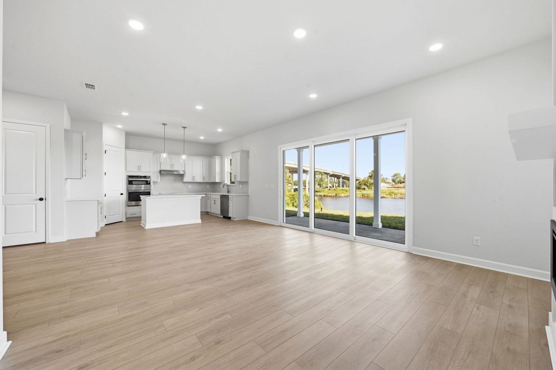 1008 Triton Ave. Photo 11
