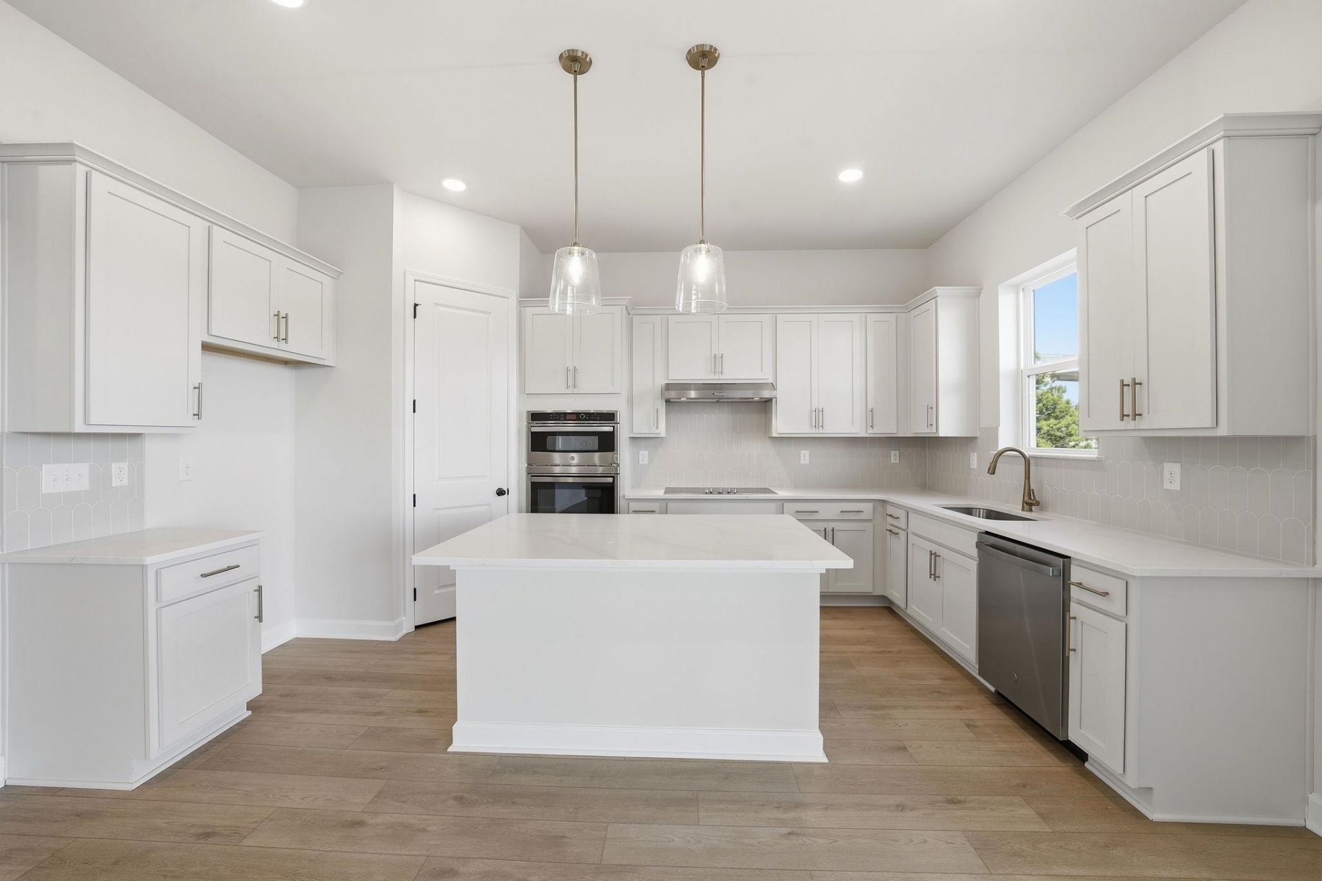 1008 Triton Ave. Photo 16