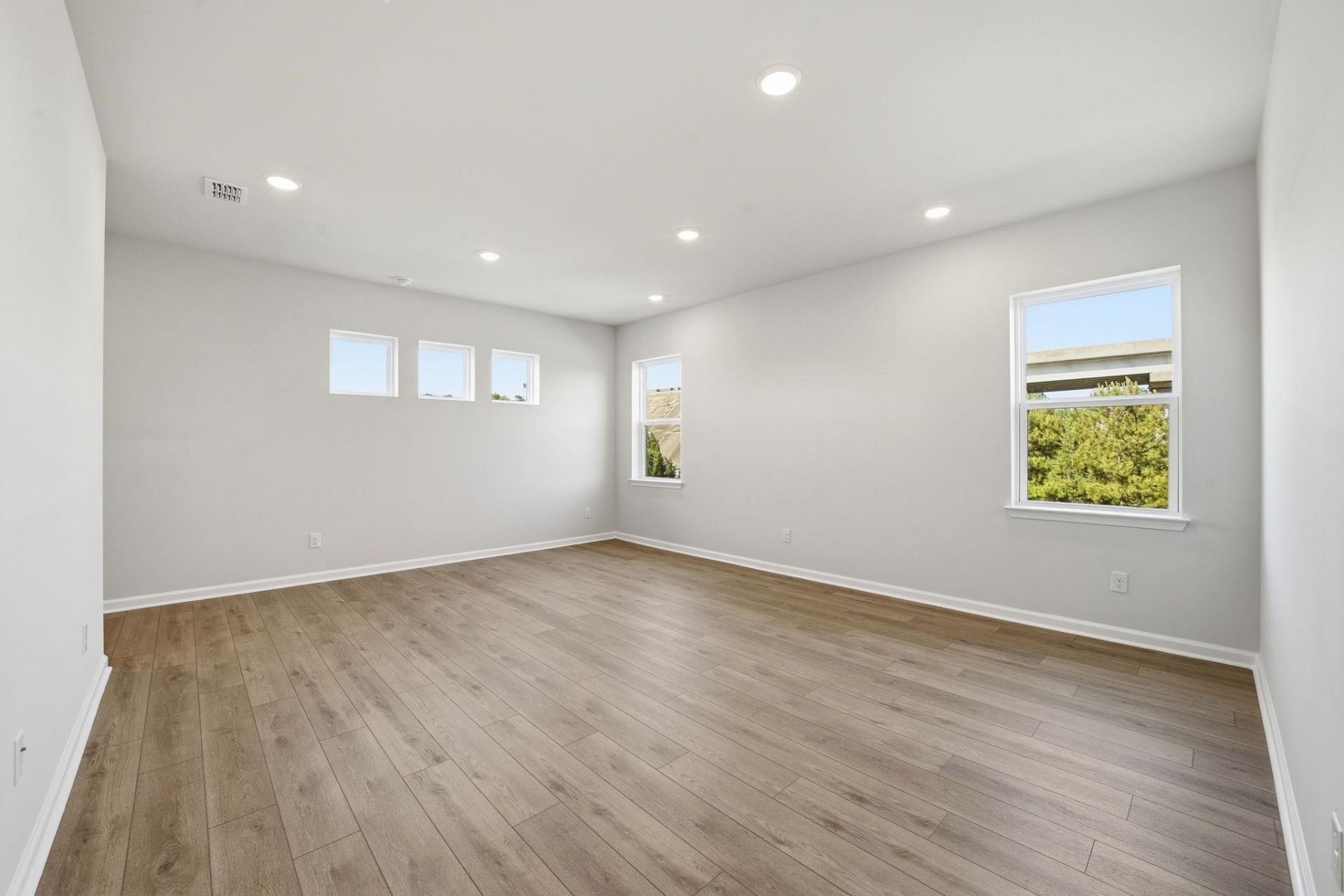 1008 Triton Ave. Photo 19