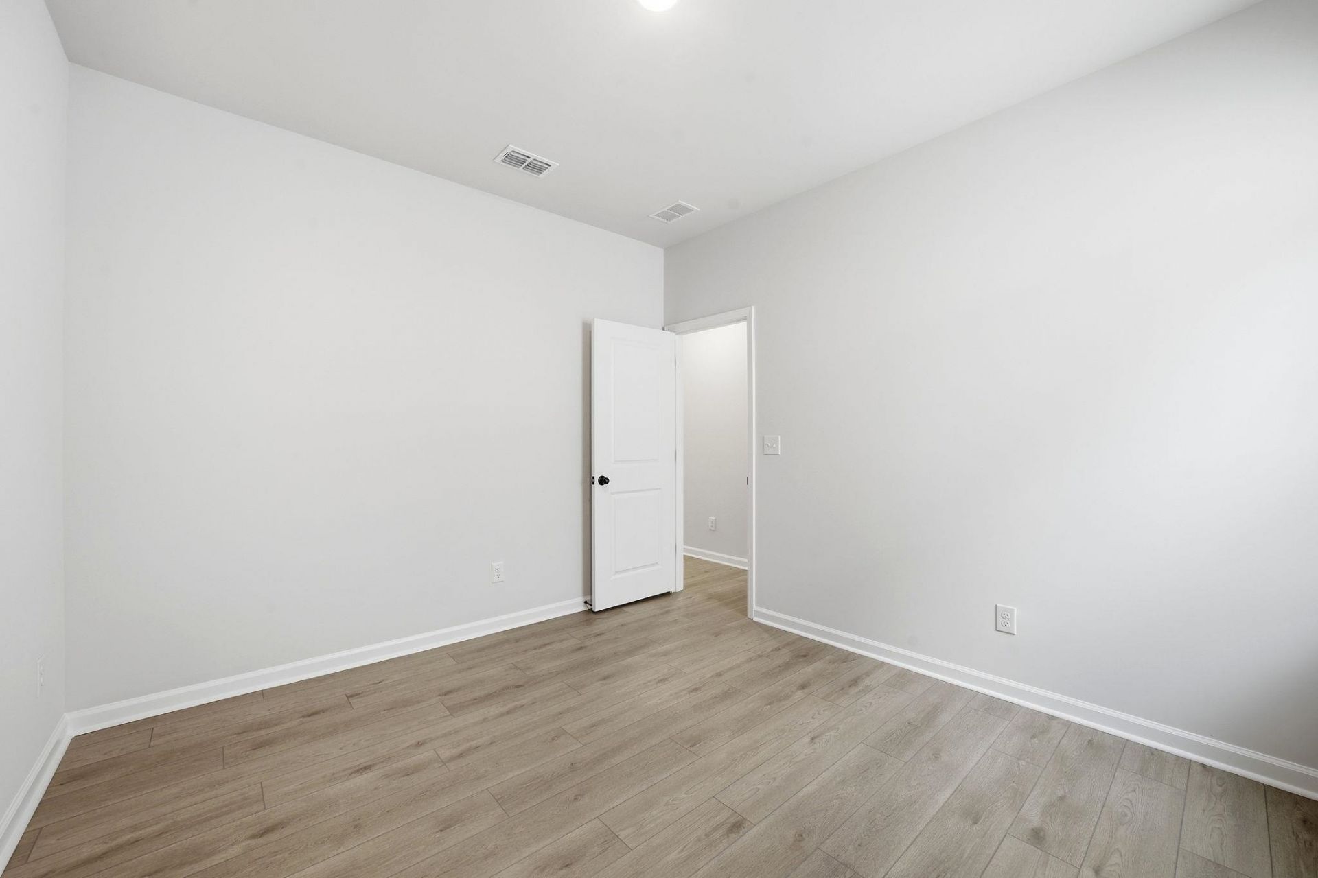 1008 Triton Ave. Photo 25