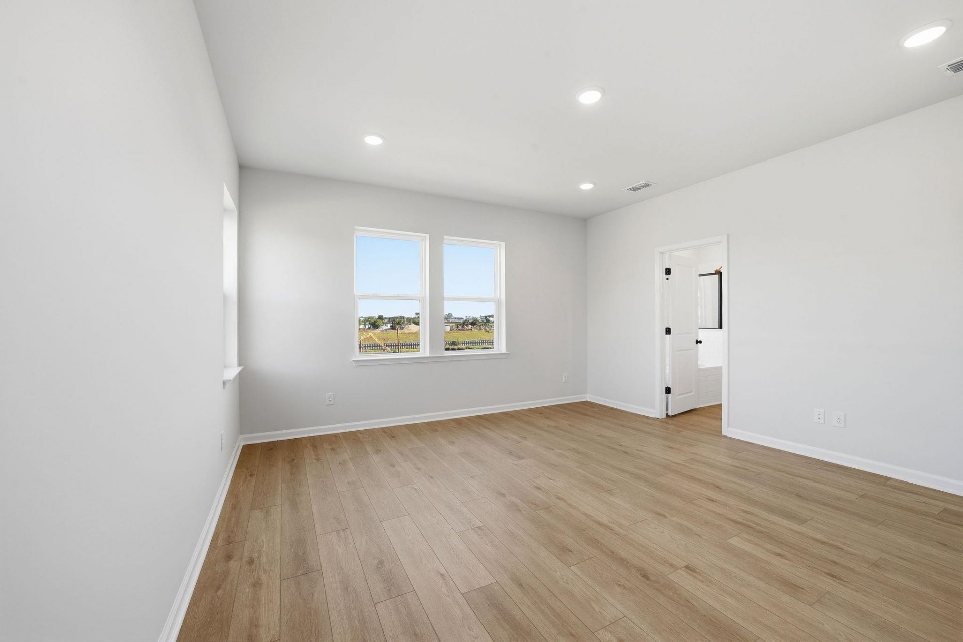 1008 Triton Ave. Photo 32