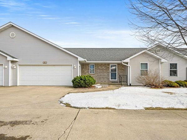 816 NW 6th Avenue, Cascade, IA 52033