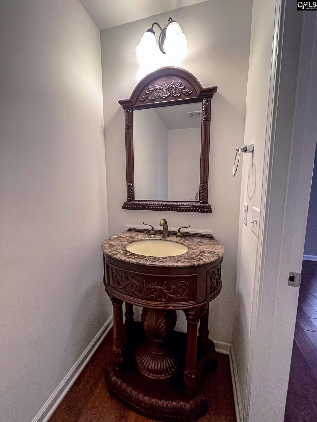 319 Southbrook Drive Photo 10