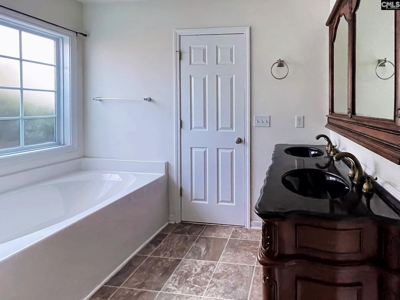 319 Southbrook Drive Photo 18