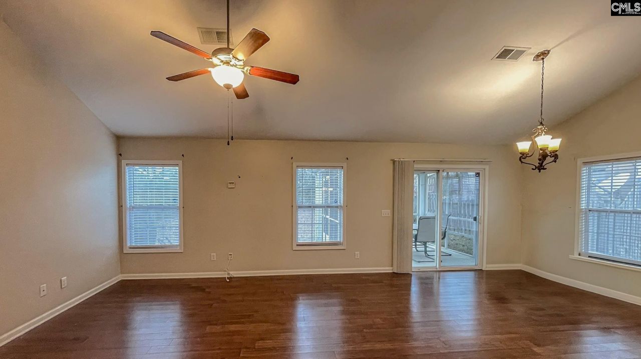 319 Southbrook Drive Photo 8