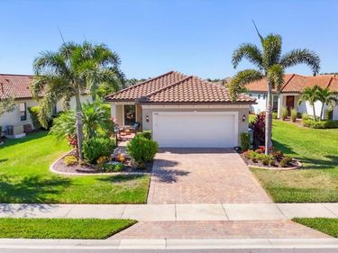 6918 HANOVER COURT, LAKEWOOD RANCH, FL 34202