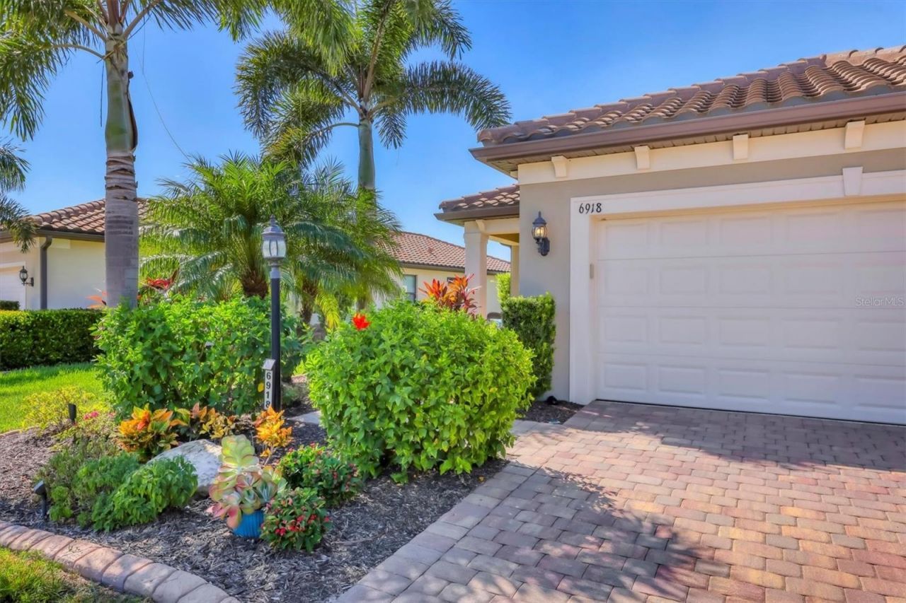 6918 Hanover Court, Lakewood Ranch, FL 34202 Photo