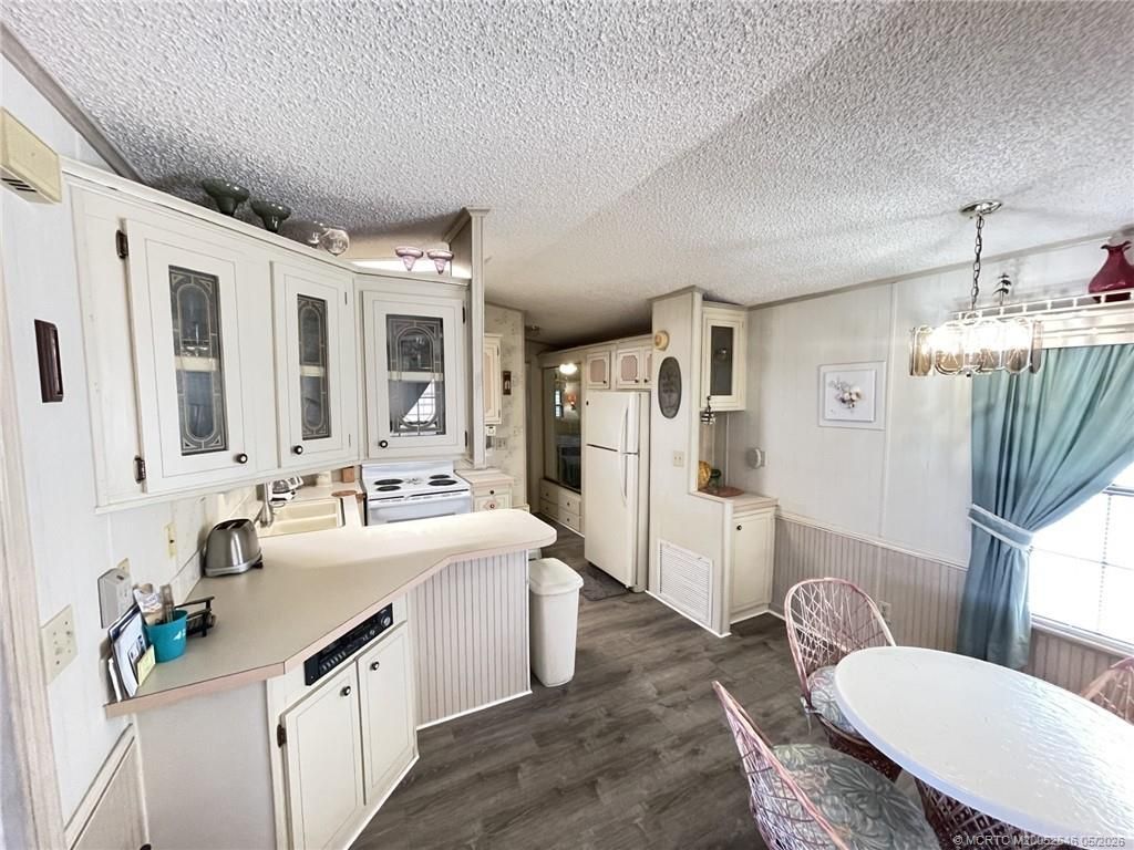 943 Nettles Boulevard, Jensen Beach, FL 34957 Photo
