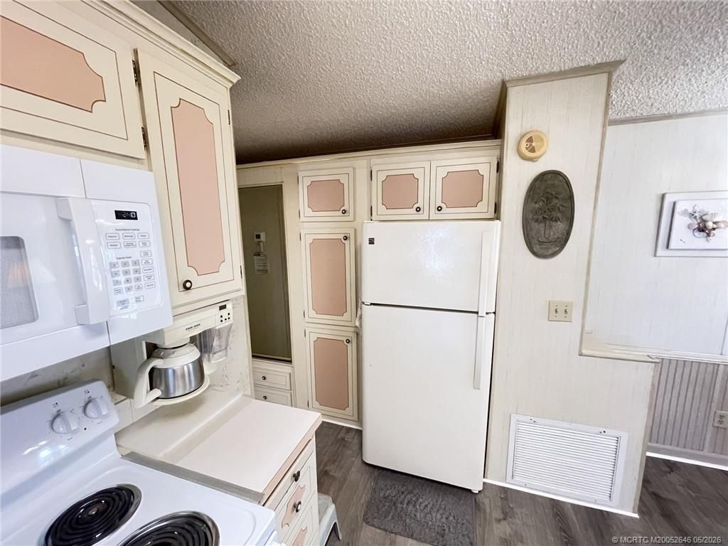 943 Nettles Boulevard, Jensen Beach, FL 34957 Photo