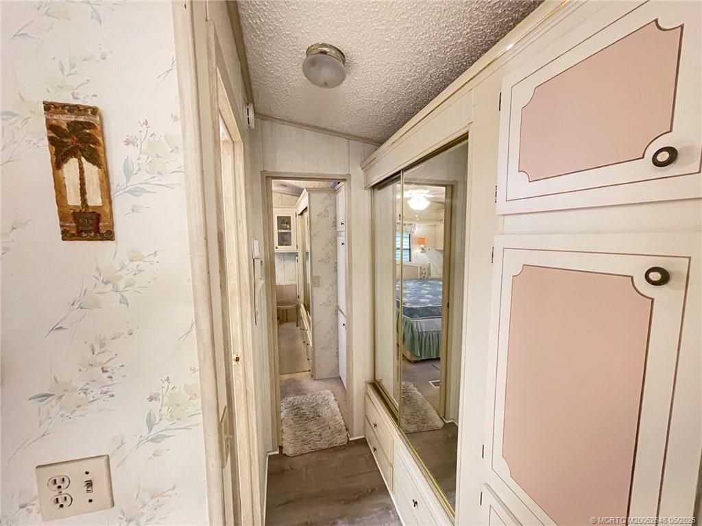 943 Nettles Boulevard, Jensen Beach, FL 34957 Photo