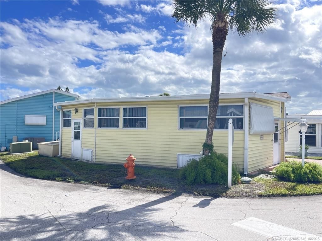 943 Nettles Boulevard, Jensen Beach, FL 34957 Photo