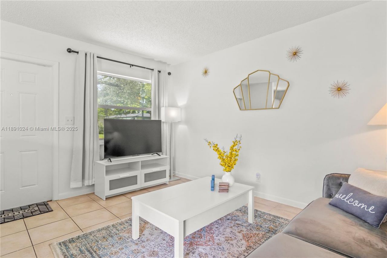 1936 Washington St, Hollywood, FL 33020 Photo