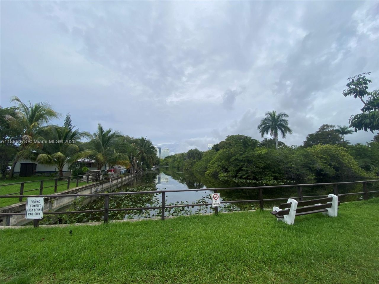 877 NE 63rd St, Fort Lauderdale, FL 33334 Photo