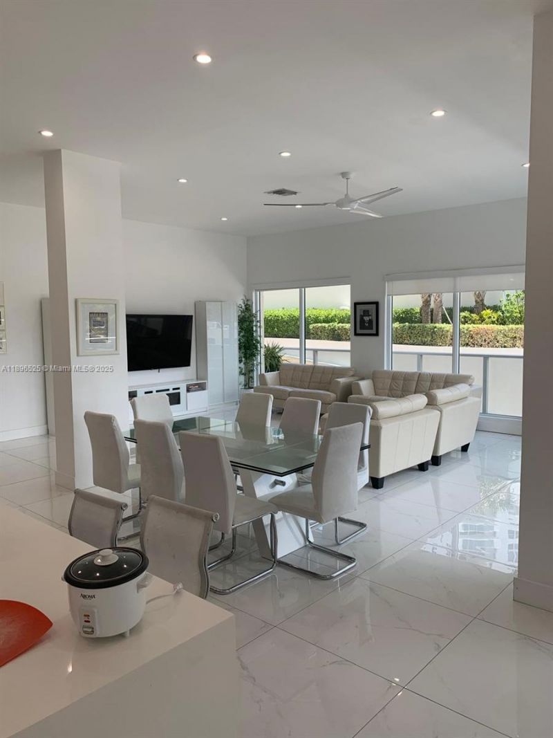 2751 S Ocean Dr, Unit 208N, Hollywood, FL 33019 Photo