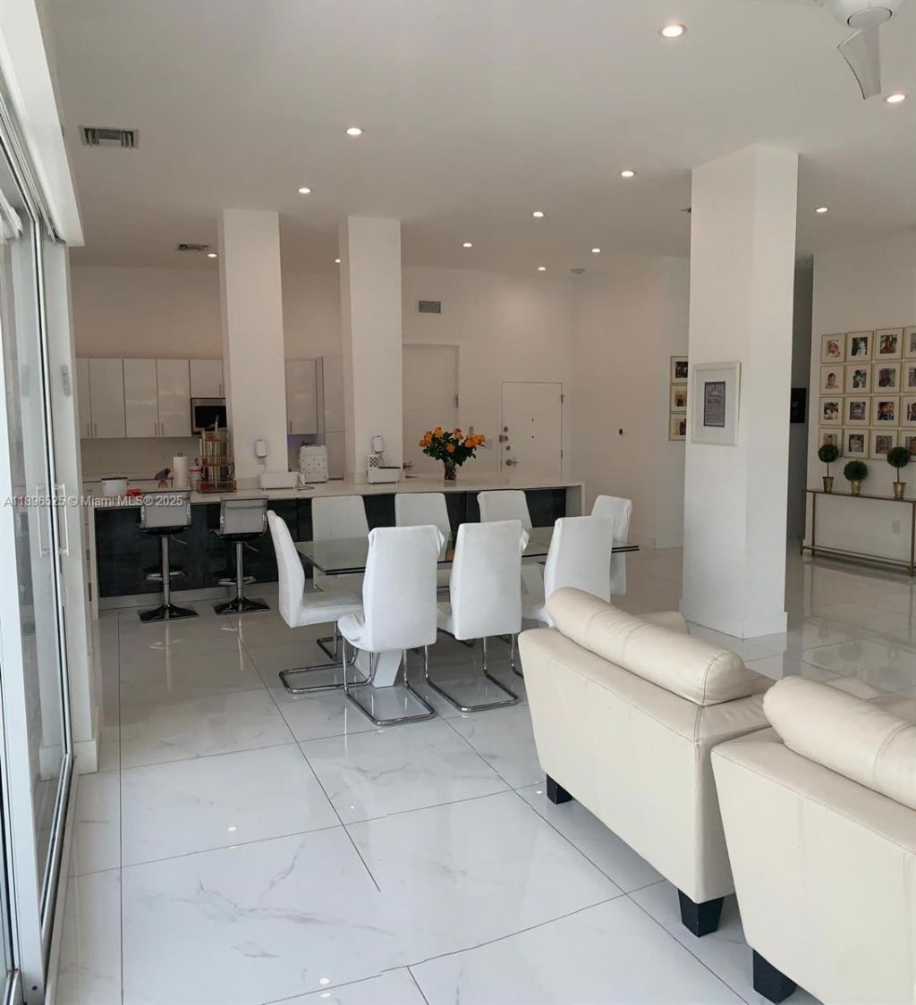 2751 S Ocean Dr, Unit 208N, Hollywood, FL 33019 Photo