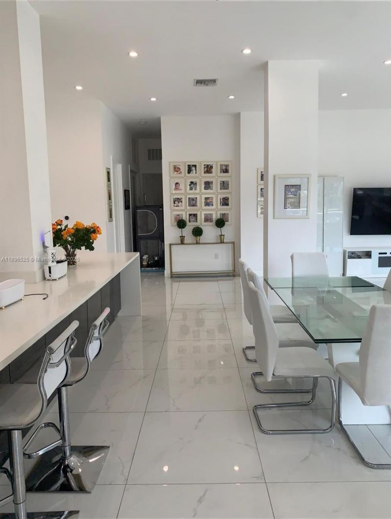 2751 S Ocean Dr, Unit 208N, Hollywood, FL 33019 Photo