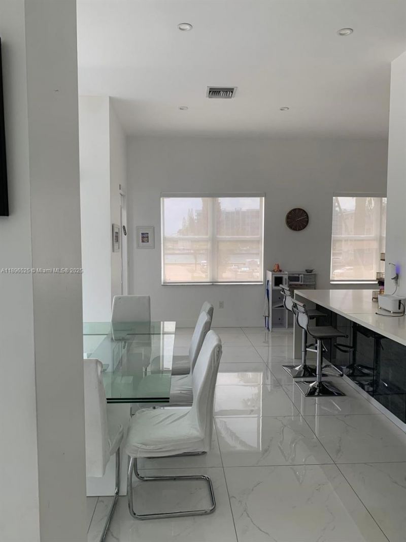 2751 S Ocean Dr, Unit 208N, Hollywood, FL 33019 Photo