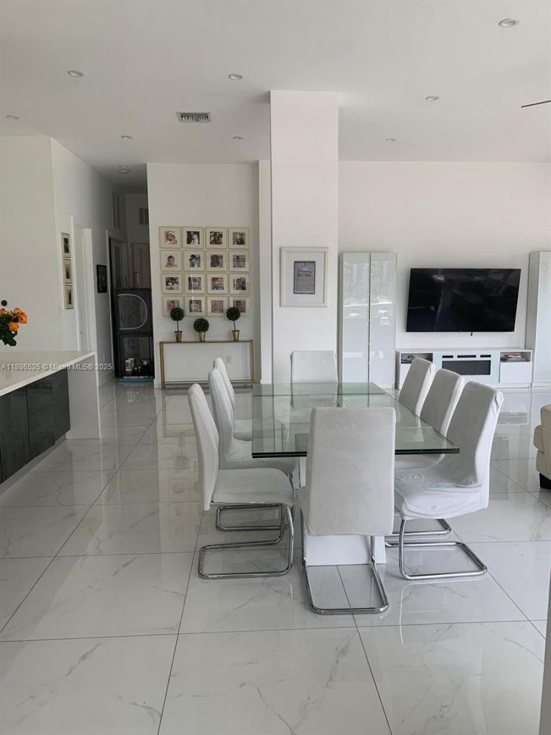 2751 S Ocean Dr, Unit 208N, Hollywood, FL 33019 Photo