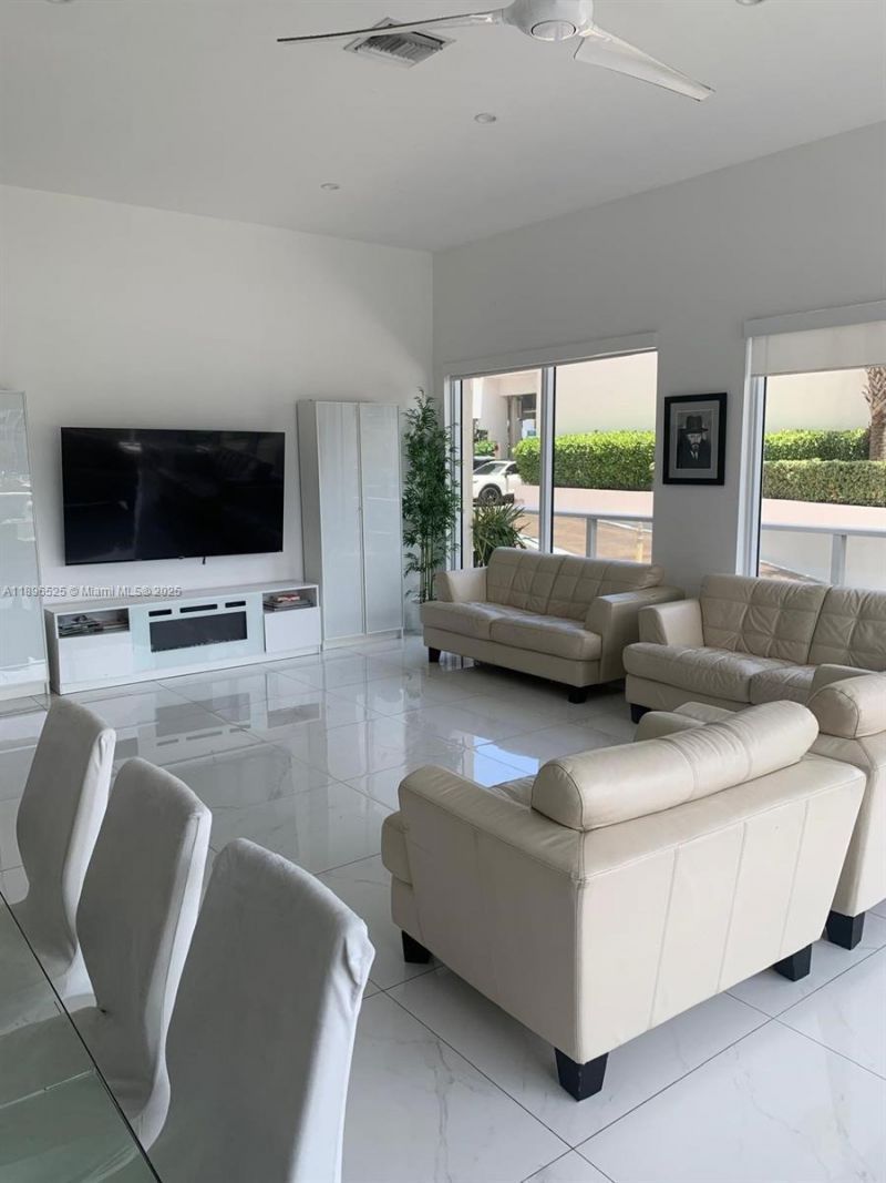 2751 S Ocean Dr, Unit 208N, Hollywood, FL 33019 Photo