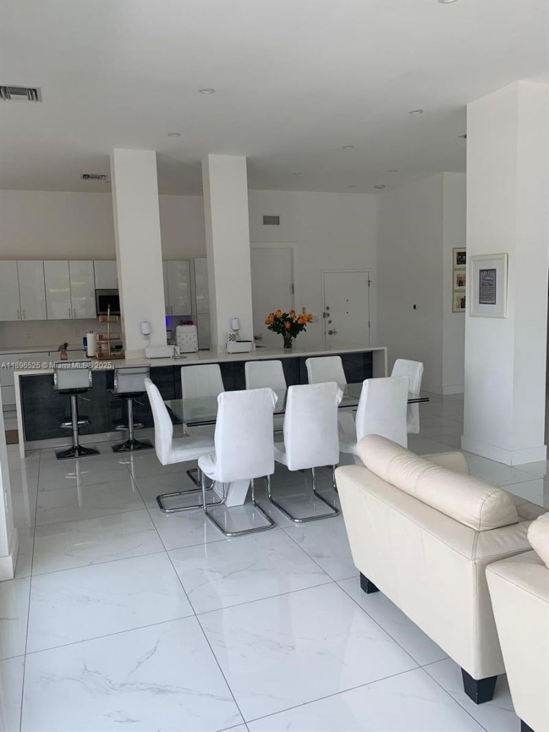 2751 S Ocean Dr, Unit 208N, Hollywood, FL 33019 Photo