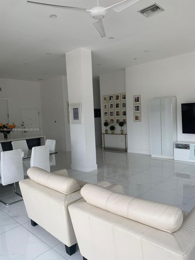 2751 S Ocean Dr, Unit 208N, Hollywood, FL 33019 Photo