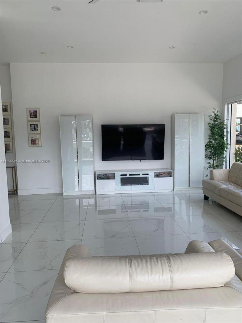 2751 S Ocean Dr, Unit 208N, Hollywood, FL 33019 Photo