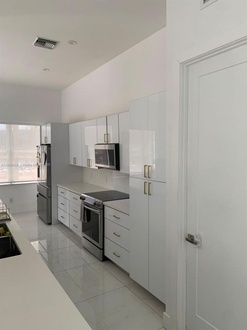 2751 S Ocean Dr, Unit 208N, Hollywood, FL 33019 Photo