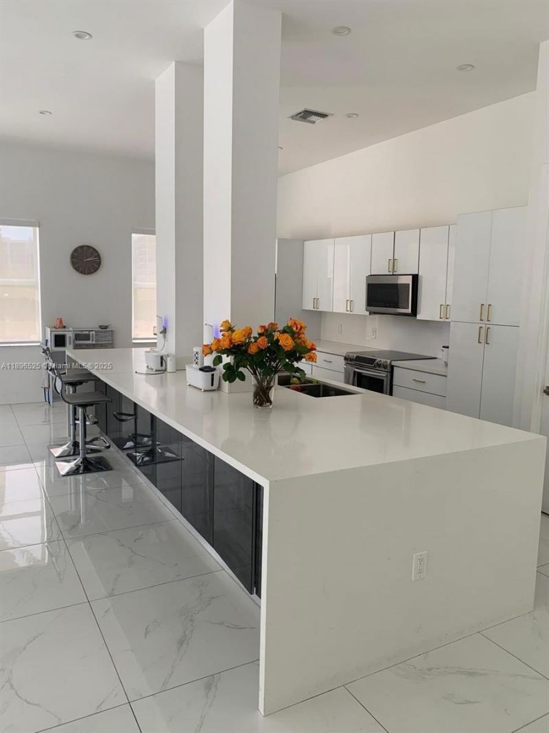 2751 S Ocean Dr, Unit 208N, Hollywood, FL 33019 Photo