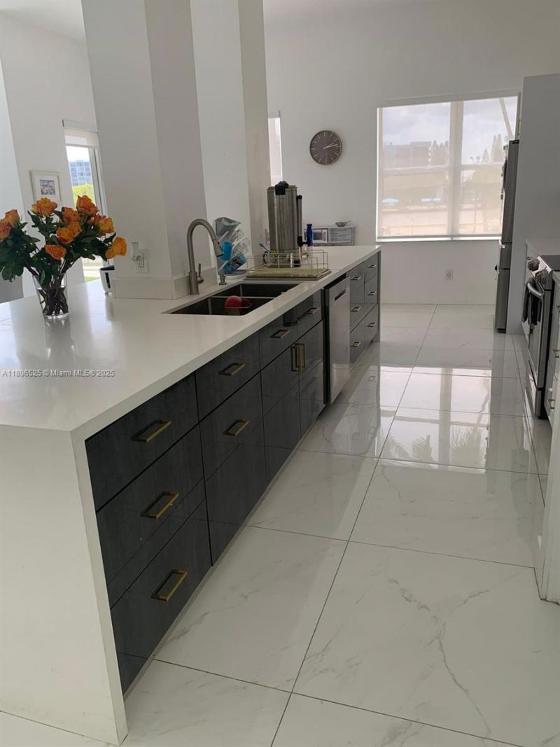 2751 S Ocean Dr, Unit 208N, Hollywood, FL 33019 Photo