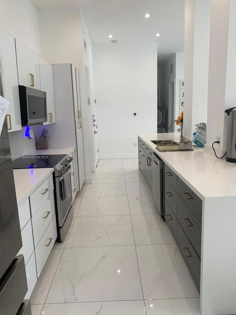 2751 S Ocean Dr, Unit 208N, Hollywood, FL 33019 Photo