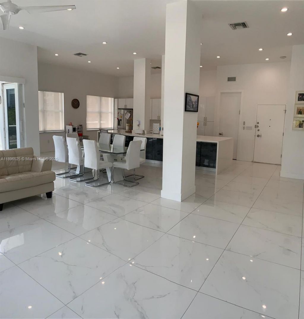 2751 S Ocean Dr, Unit 208N, Hollywood, FL 33019 Photo