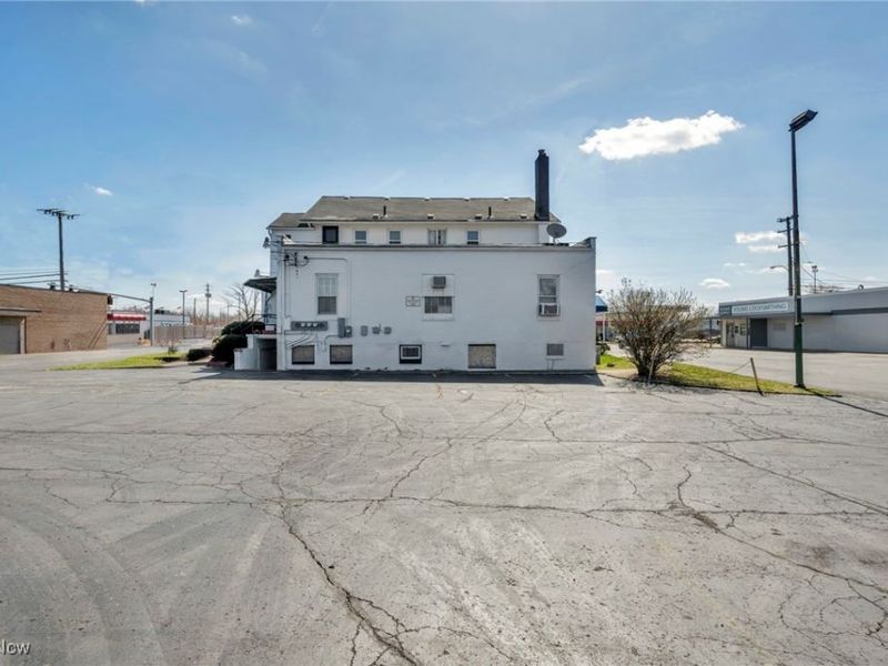 632 Cleveland Street, Elyria, OH 44035 Photo 8