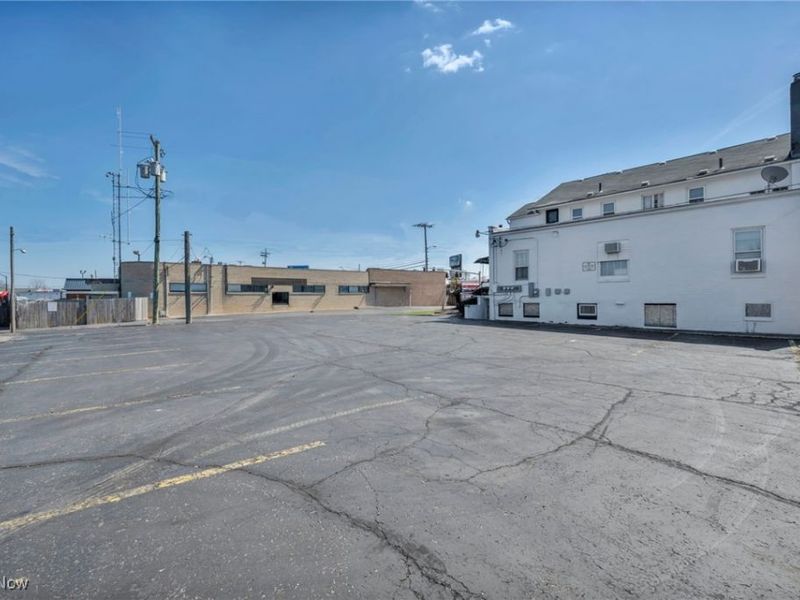 632 Cleveland Street, Elyria, OH 44035 Photo 9